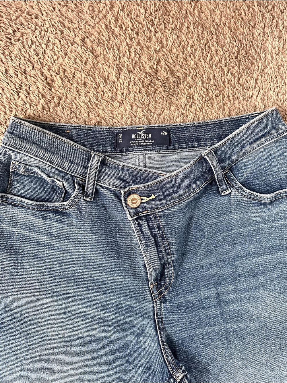 Hollister Women’s Ultra High-Rise Dad Jeans Size 8 R with cross over waist